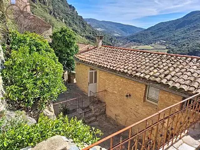 Vieussan 34390 Achat / Vente maison 7 pièces t7 au dernier étage terrasse