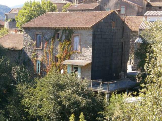 Vieussan 34390, Dans un petit hameau de campagne