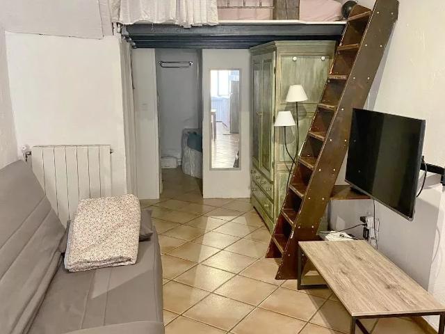 Vieux Nice F1 de 30 m2 au calme