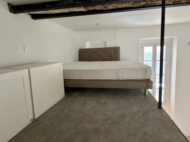 VIEUX NICE – LOFT MEUBLÉ D'ENVIRON 40 M²