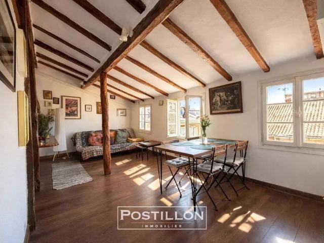 VIEUX NICE 2 P EN DUPLEX ATYPIQUE