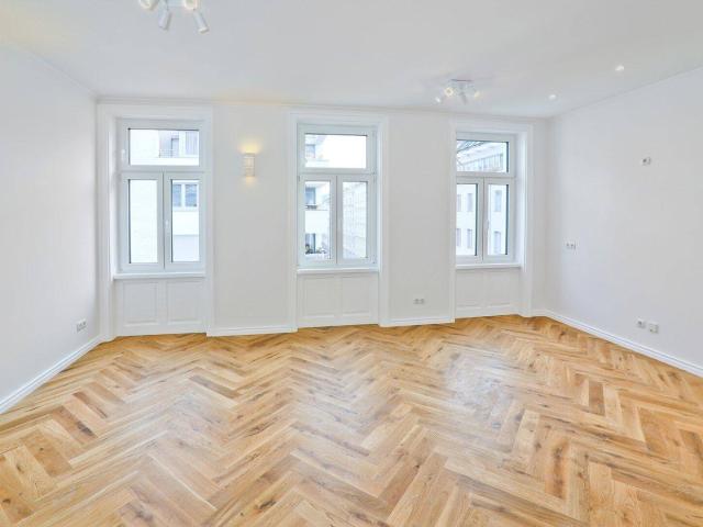 VIEVIENNE Ihr persönliches Altbau Juwel: 3 Zimmer und eine Loggia