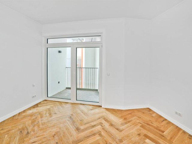 VIEVIENNE Lichtdurchflutete Altbauwohnung mit 3 Zimmer und Loggia