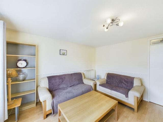 Viewcraig Gardens, Holyrood, Edinburgh EH8, 2 bed flat to rent, £1,450 pcm | PrimeLocation