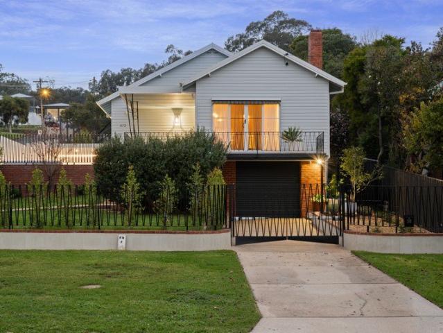 Family Living With Premium Upgrades In Sought After East Albury