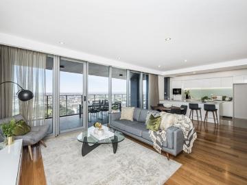 VIEWS VIEWS VIEWS FOREVER ON THE 31ST FLOOR!