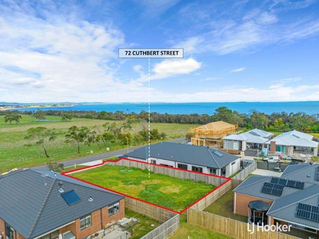 VIEWS AND A BOAT RAMP NEARBY