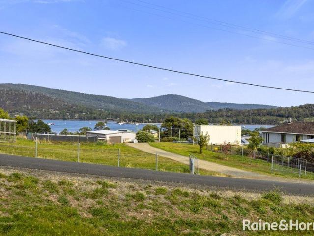 VIEWS AND VALUE VACANT LAND NUBEENA