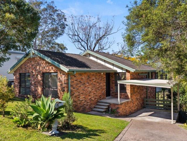 Views, Fresh Updates & Reserve Side Living