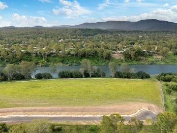 VIEWS! Land Overlooking Brisbane River