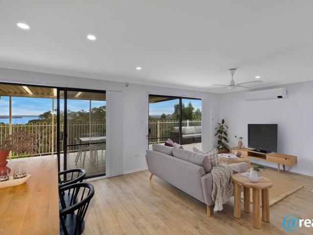 VIEWS OF LAKE MACQUARIE