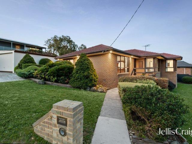 Views, space, and modern updates, all the ingredients for a rewarding family future