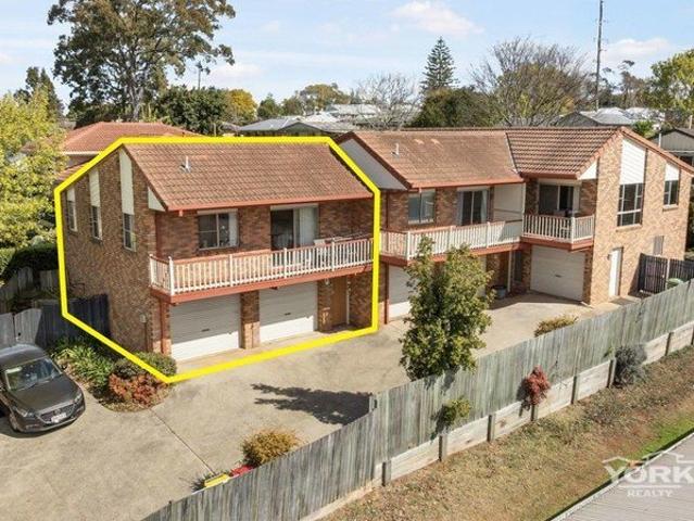 Views, Spacious Living & A Verandah Made for Relaxing