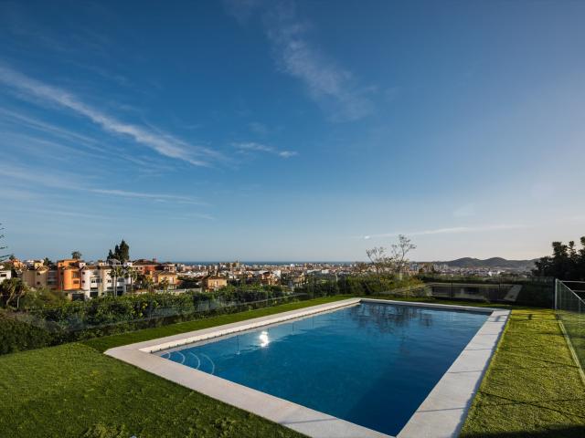 Viewpoint Villa: exterior, vistas y una casa lista para disf. 262m² Mijas