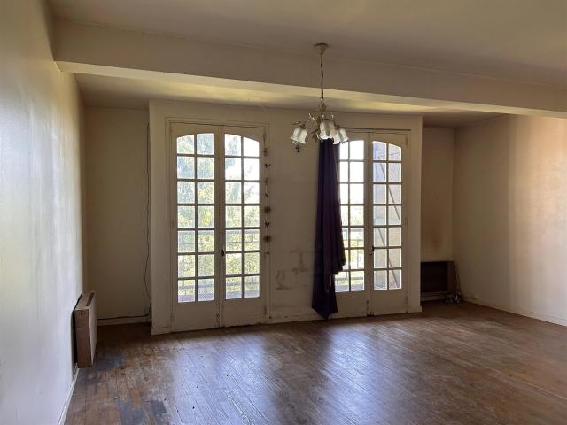 Vieil Aurignac, maison de village T2 et T3 a rénover 116m² Aurignac