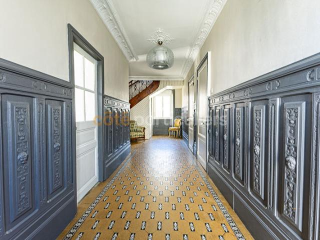 Vieillevigne Grande maison familiale 360m² 7 chambres 200m² dépendances aménageables Centre bourg proche commerces
