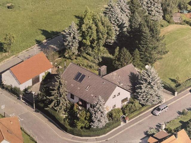 Viel Charme, viel Platz und viel Potential Großes Einfamilienhaus mit Scheune in Oberschöllenbach