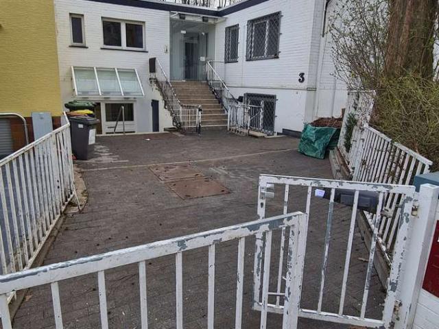 Viel Freiraum: Großzügige Villa in Frankfurt Hausen