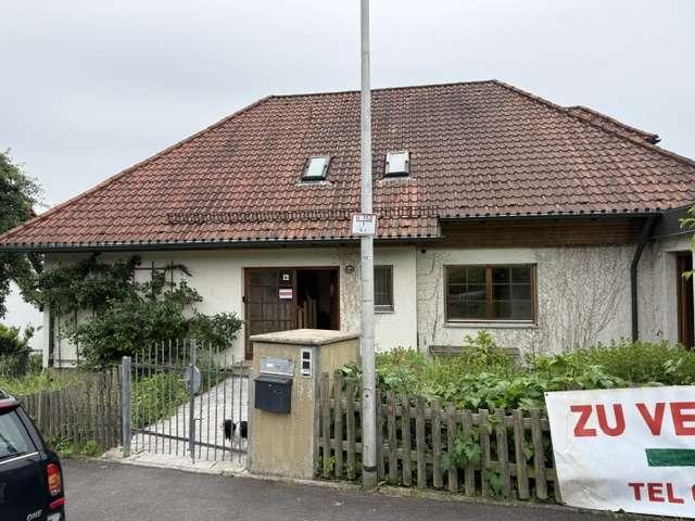 Viel Freiraum in Ebern: Großzügiges Mehrfamilienhaus mit 13 Zimmern