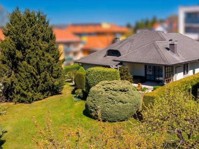Viel Haus. Viel Garten. 7,5 Zimmer auf 1.120 m² in Waltendorf