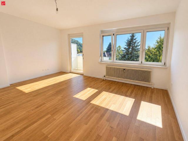 Viel Licht, eigener Balkon & Raum für Ihre Wohnideen!