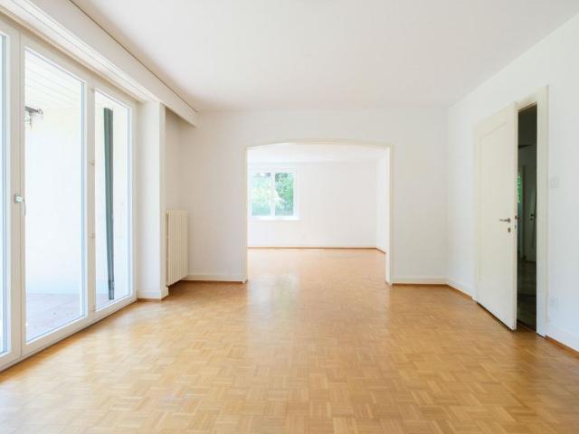 Viel Platz auf Zeit 7.5 Zimmer Haus mit grossem Garten in Bottmingen