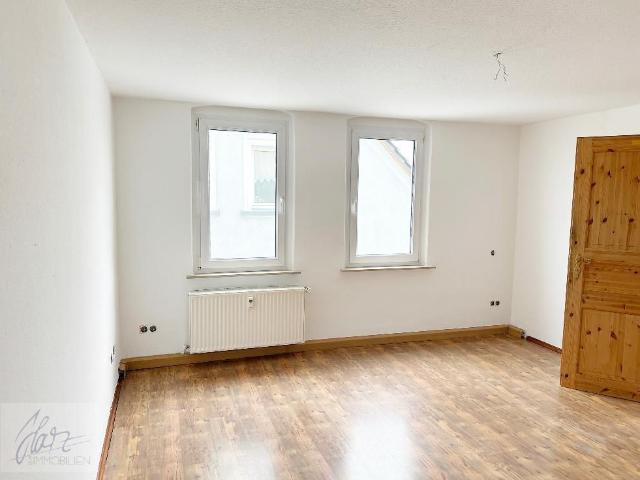 VIEL PLATZ & BESONDERER WOHNCHARAKTER – 6 ZIMMER MAISONETTE MIT KAMIN* ab sofort zu vermieten