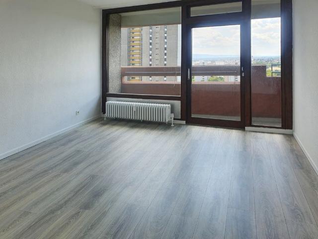 Viel Platz bietende 2 Zimmer Wohnung in guter Lage von Mannheim Vogelstang