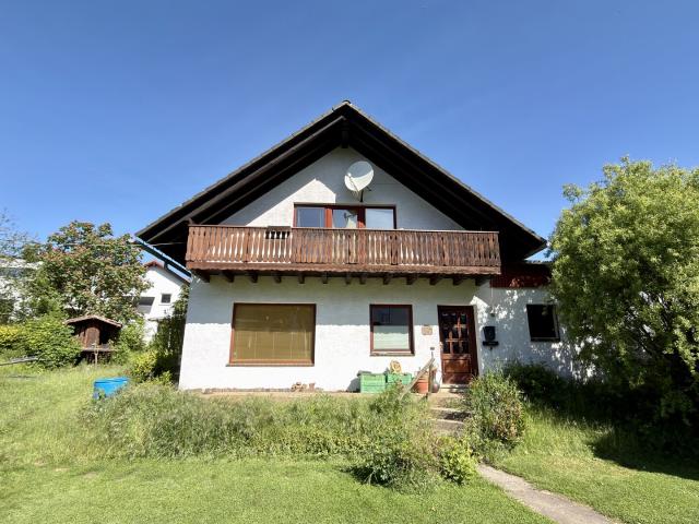 Viel Platz für Wohnen, Hobby und Familie – Wohnhaus mit Garten und zusätzlicher Nutzfläche