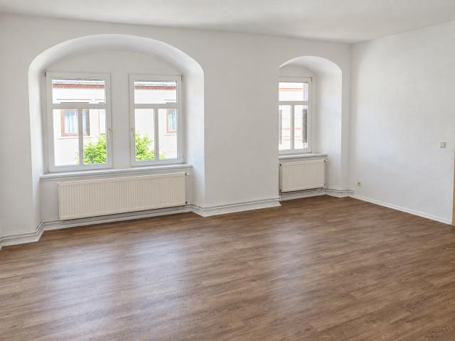 Viel Platz für zwei – großzügige 2 Zimmerwohnung mit Essbereich in Querfurt