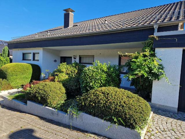 Viel Platz für alle: Modernisiertes Einfamilienhaus in Kaiserslautern