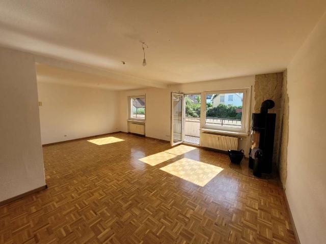 Viel Platz für den Alltag: Großzügige 4,5 Zimmer Wohnung in Elliehausen