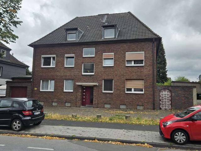 Viel Platz für den Alltag in diesem gepflegtem Mehrfamilienhaus in Oberhausen