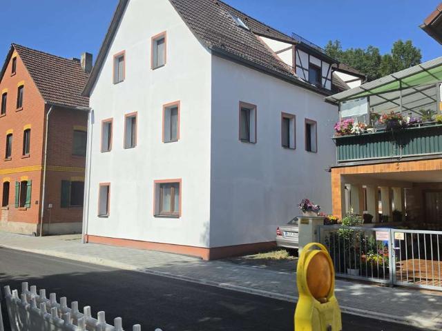 Viel Platz für den Alltag in diesem großzügigen Haus in Nürnberg Privat