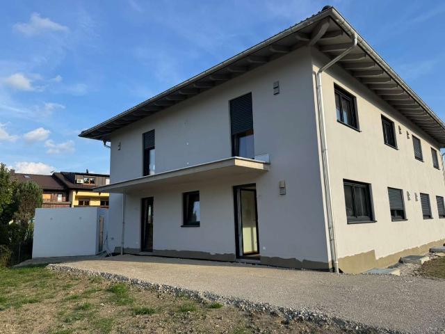 Viel Platz für den Alltag in diesem modernen Erstbezug Doppelhaus in Rosenheim
