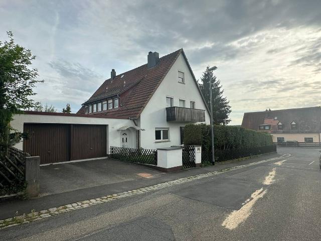 Viel Platz für die ganze Familie Zweifamilienhaus in Lauf an der Pegnitz