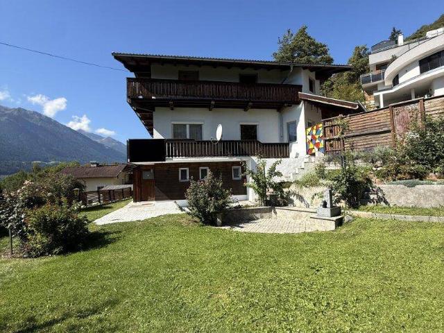Viel Platz für die ganze Familie – Einfamilienhaus mit Garten und Weitblick