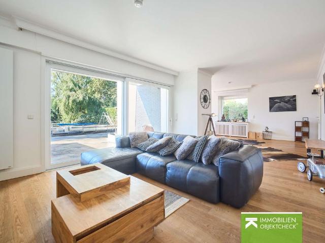 Viel Platz für die ganze Familie – Einfamilienhaus mit Pool, Sauna und großzügigem Garten
