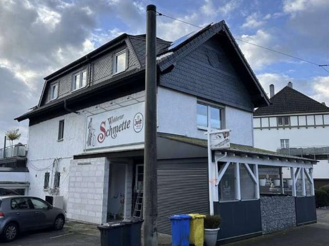 Viel Platz für die ganze Familie – Freistehendes Ein /Zweifamilienhaus in Widdert