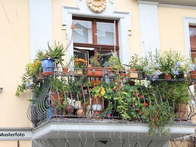 Viel Platz für die Familie – Wohnung mit 4 Zimmern und Loggien