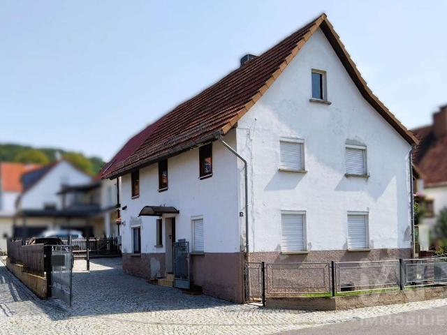 Viel Platz für die Familie: EFH mit Einliegerwohnung, 8 Zimmer & Carport in Treffurt OT Ifta