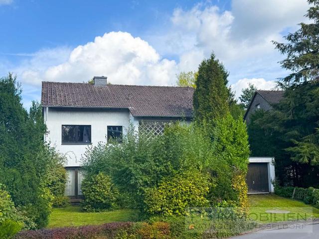 Viel Platz für die Familie: Ein oder Zweifamilienhaus mit Sanierungsbedarf und vielen Möglichkeiten