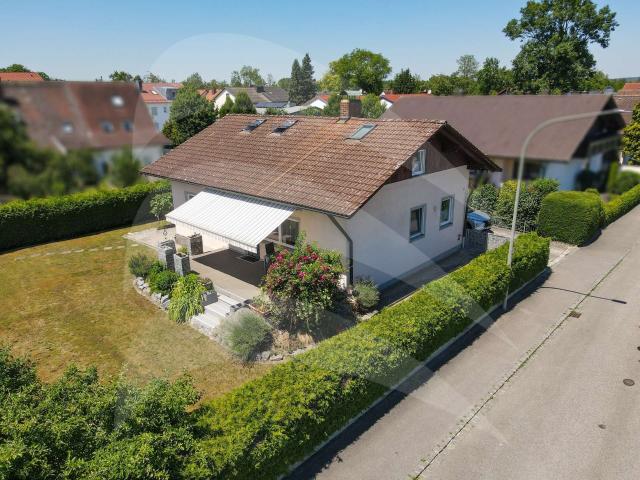 Viel Platz für die Familie – Einfamilienhaus mit 168 m² Wohnfläche in Landshut Auloh