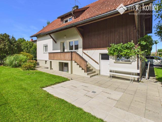 Viel Platz für die Familie – Einfamilienhaus mit 7 Zimmern, Garten und großem Schopf