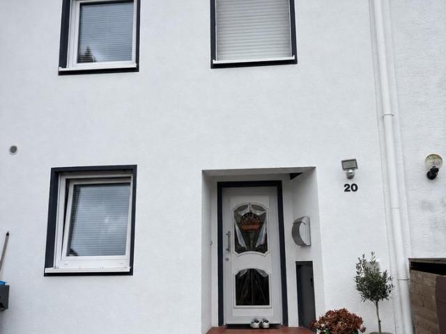 Viel Platz für die Familie Großzügiges Haus mit Wintergarten