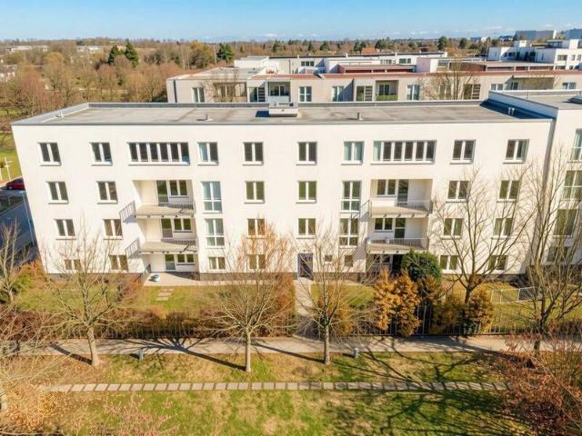 Viel Platz für die Familie: Kernsanierte 5 Zimmer Wohnung mit Balkon in Rudow