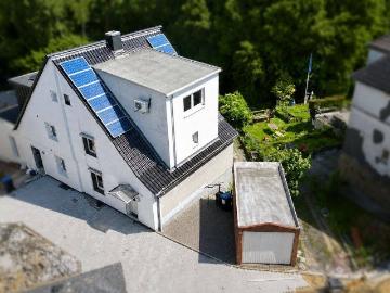 Viel Platz für die Familie modernisierte Doppelhaushälfte mit Garage und großem Garten