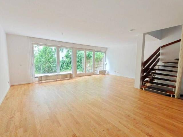 Viel Platz für die Familie: Reiheneckhaus mit 5 Zi sonnigem Westgarten & flexibler Raumaufteilung