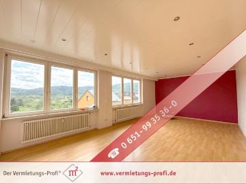 Viel Platz für die Familie! Ruhige Lage, super Lux Anbindung, Garage und Gäste WC.