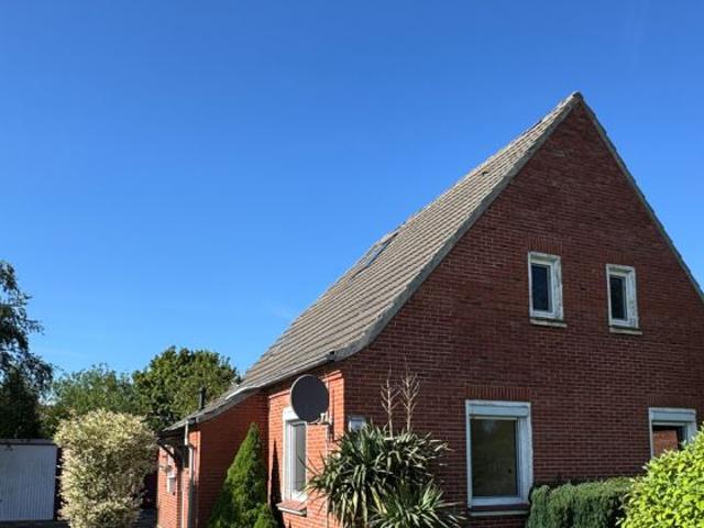 Viel Platz für Familie & Gäste! Gepflegtes Einfamilienhaus mit Einliegerwohnung, Garage und schönem Garten